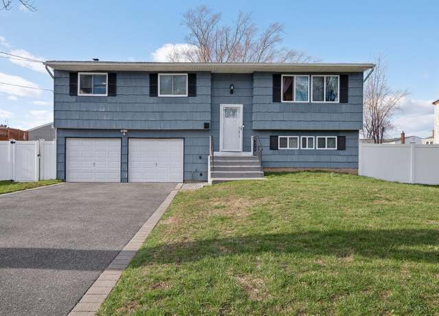 Property at 81 Andrew Ave, Islip Terrace, NY 11752, 4 beds, 2 baths