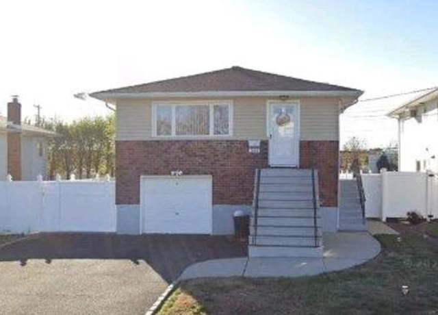 Property at 3456 5th St, Oceanside, NY 11572, 3 beds, 1 bath
