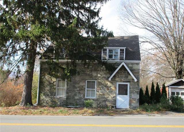 Property at 2333 State Route 32, New Windsor, NY 12553, 4 beds, 2 baths