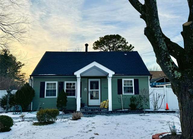 Property at 724 Provost Ave, Bellport, NY 11713, 3 beds, 1 bath