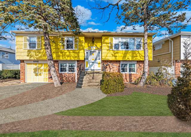 Property at 1 8th St, Bayville, NY 11709, 5 beds, 2 baths