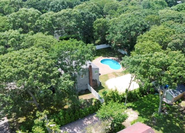 Property at 10 Robertson Ln, Hampton Bays, NY 11946, 3 beds, 3.5 baths