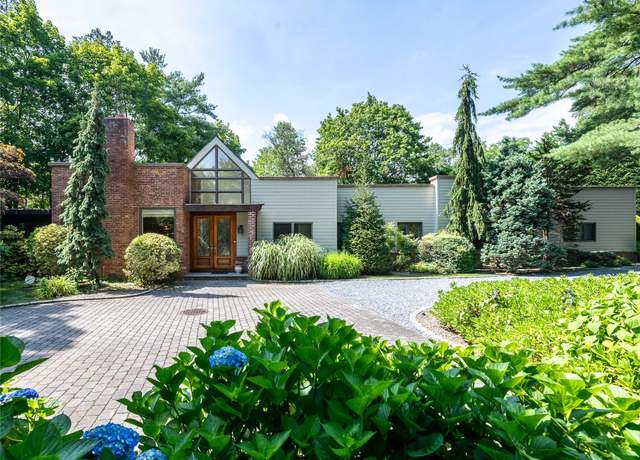 Property at 3 West Dr, Manhasset, NY 11030, 4 beds, 4 baths