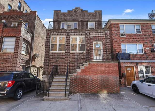 Property at 3066 Roberts, Bronx, NY 10461, 8 beds, 3 baths