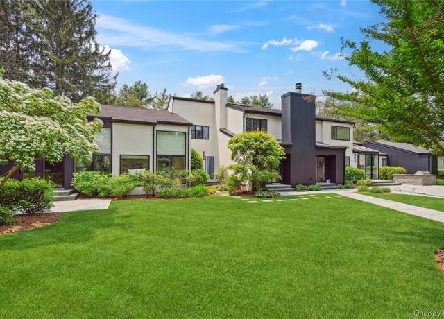 Property at 295 Foxhunt Cres, Syosset, NY 11791, 6 beds, 5.5 baths