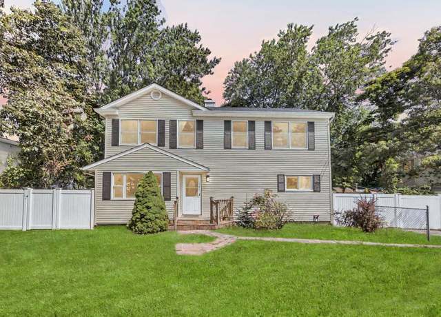 Property at 107 Shinnecock Ave, Mastic, NY 11950, 4 beds, 2 baths