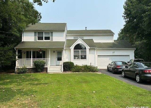 Property at 1500 Hortons Ln, Southold, NY 11971, 3 beds, 2.5 baths