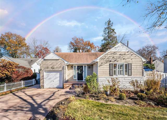 Property at 745 Cynthia Dr, East Meadow, NY 11554, 3 beds, 2 baths