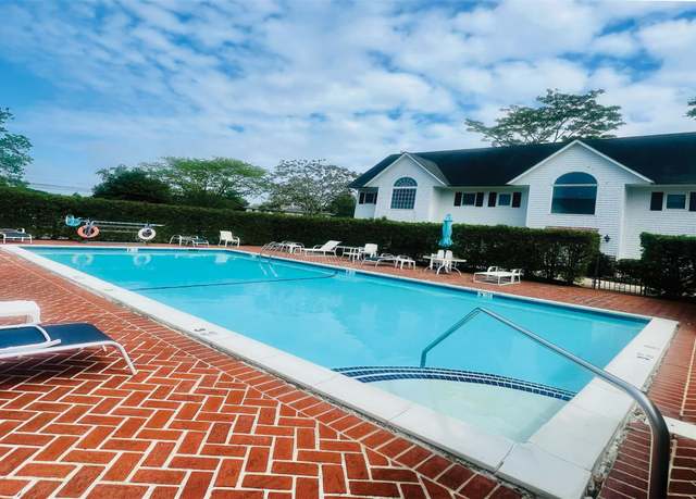 Property at 25 Mitchell Rd #3, Westhampton Beach, NY 11978, 2 beds, 2.5 baths