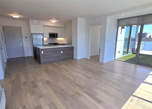 Property at 40 Pinehurst Ave Ph 8B, New York (manhattan), NY 10033, 2 beds, 2 baths