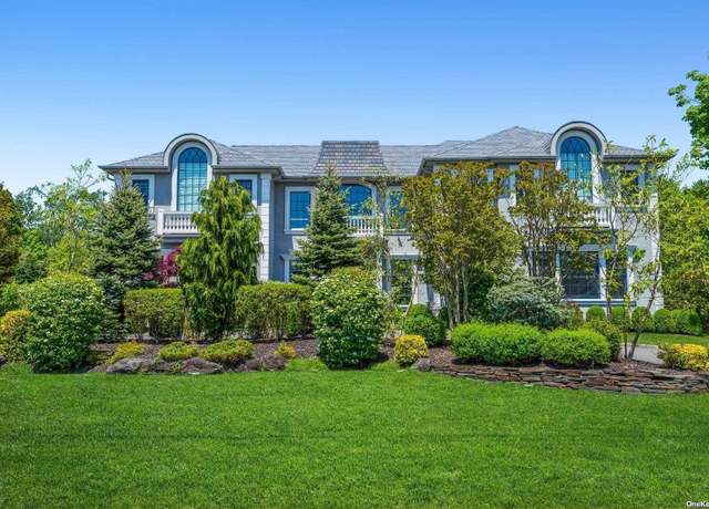 Property at 302 Hewlett Neck Rd, Hewlett Neck, NY 11598, 5 beds, 5.5 baths