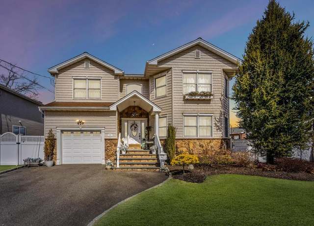 Property at 133 Commonwealth Ave, Massapequa, NY 11758, 4 beds, 2.5 baths