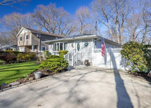 Property at 93 Wauwepex Trl, Ridge, NY 11961, 3 beds, 1 bath