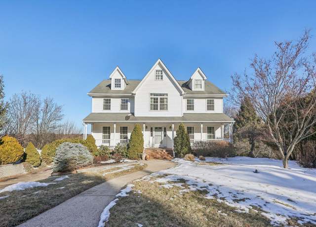 Property at 3 Erik Ct, Nanuet, NY 10954, 4 beds, 2.5 baths