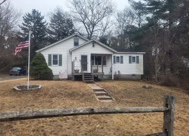 Property at 42 Glider Ave, Riverhead, NY 11901, 3 beds, 2 baths