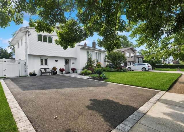 Property at 25 W End Ave, Massapequa, NY 11758, 5 beds, 2 baths