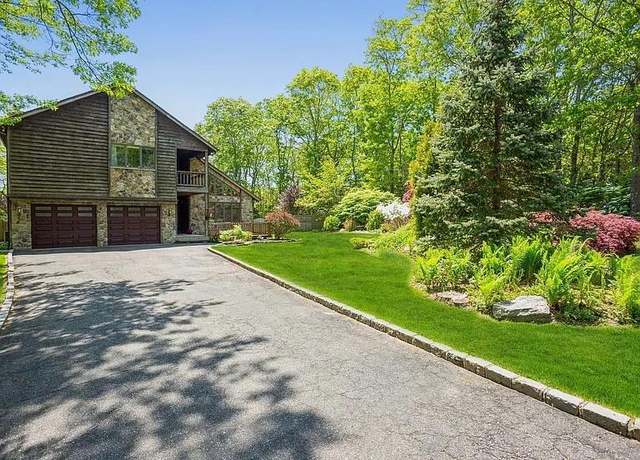 Property at 20 Nicole Ct, Manorville, NY 11949, 3 beds, 2.5 baths