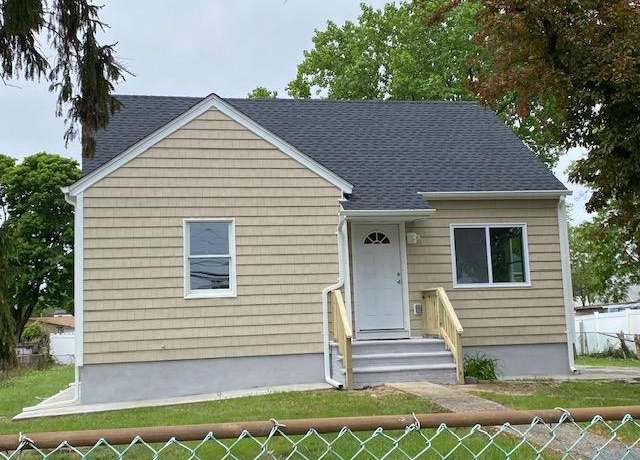 Property at 49 Bradley St, Brentwood, NY 11717, 6 beds, 3 baths