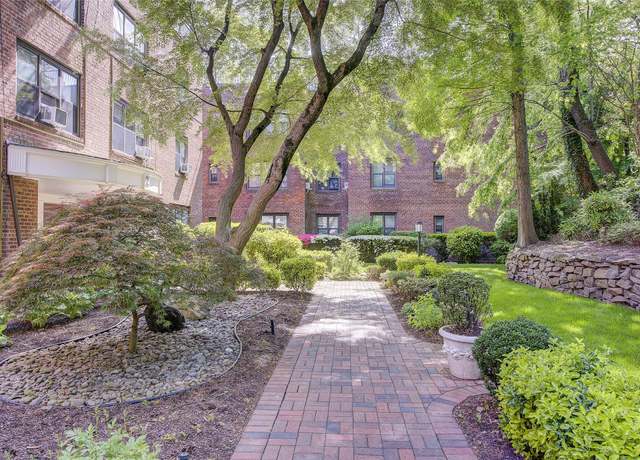Property at 2 Town House Pl Unit 2H, Great Neck, NY 11021, 1 bed, 1 bath