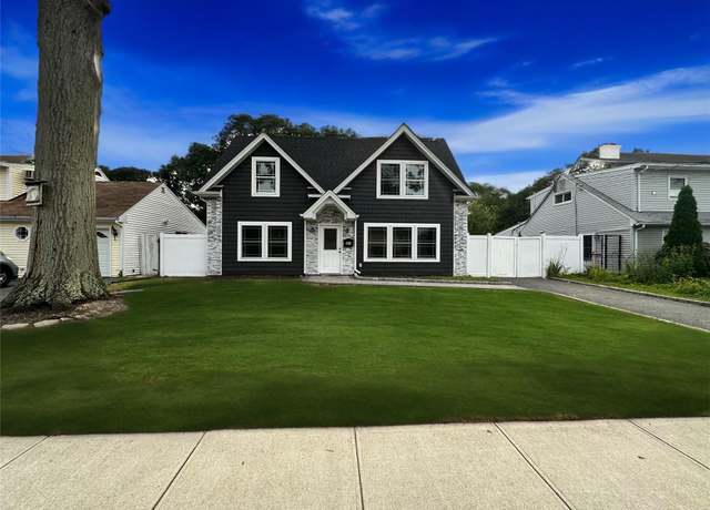 Property at 61 William St, Copiague, NY 11726, 4 beds, 3 baths