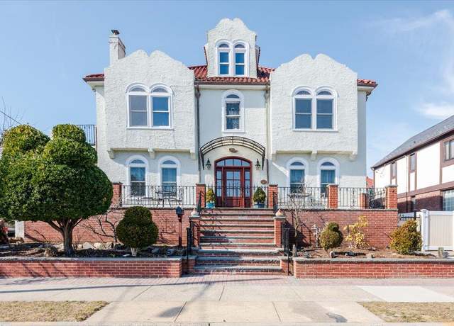 Property at 211 Laurelton Blvd, Long Beach, NY 11561, 10 beds, 8 baths