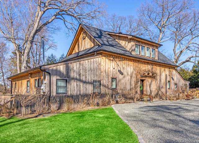 Property at 2 Charlemagne Rd, Huntington Bay, NY 11743, 4 beds, 2.5 baths
