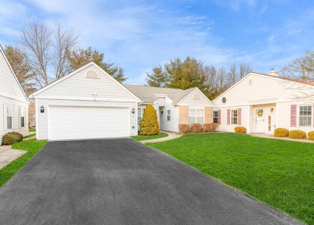 Property at 3 Quail Path, Coram, NY 11727, 3 beds, 2 baths