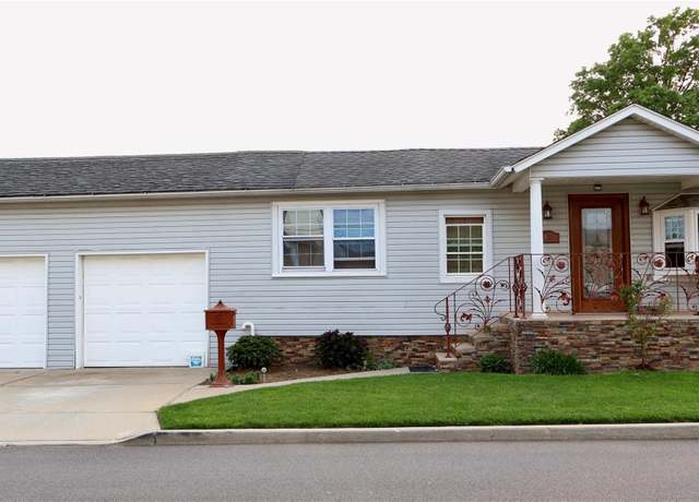 Property at 49 Yale St, Inwood, NY 11096, 2 beds, 1 bath