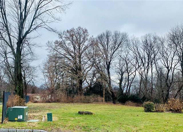 Property at 5 Knollwood Crst, Elmsford, NY 10523