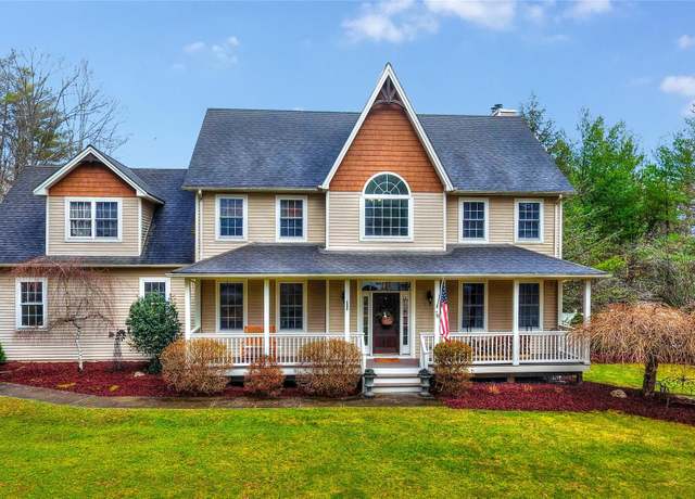 Property at 78 Valley View Rd, Bloomingburg, NY 12721, 4 beds, 2.5 baths