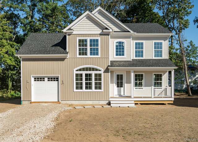 Property at 4 Gail-grace Ct, Copiague, NY 11726, 4 beds, 2.5 baths