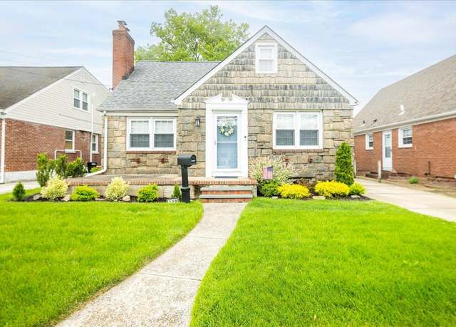 Property at 139 Euston Rd S, West Hempstead, NY 11552, 4 beds, 1 bath