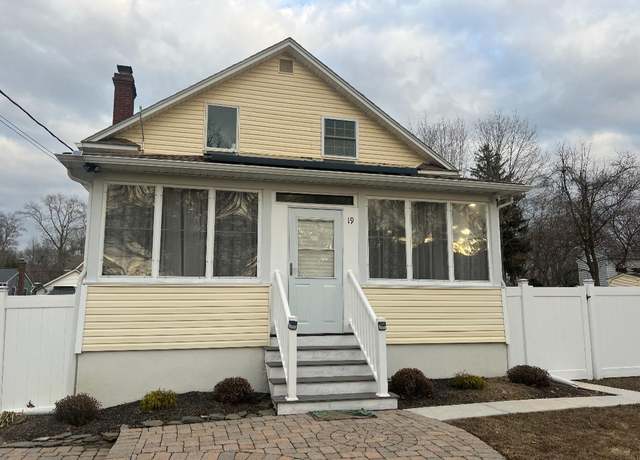 Property at 19 Milburn Rd, Sound Beach, NY 11789, 4 beds, 3 baths