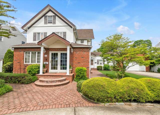 Property at 41 Carman Ave, East Rockaway, NY 11518, 4 beds, 3 baths