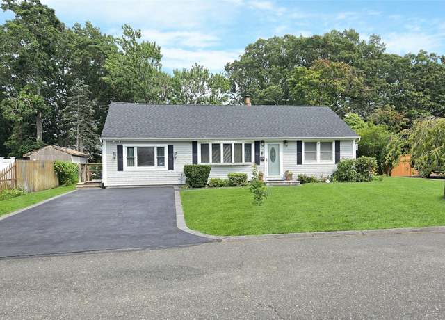 Property at 158 Noel Dr, Centereach, NY 11720, 3 beds, 3 baths