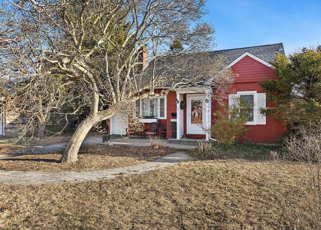Property at 133 Merritts Pond Rd, Riverhead, NY 11901, 3 beds, 1 bath