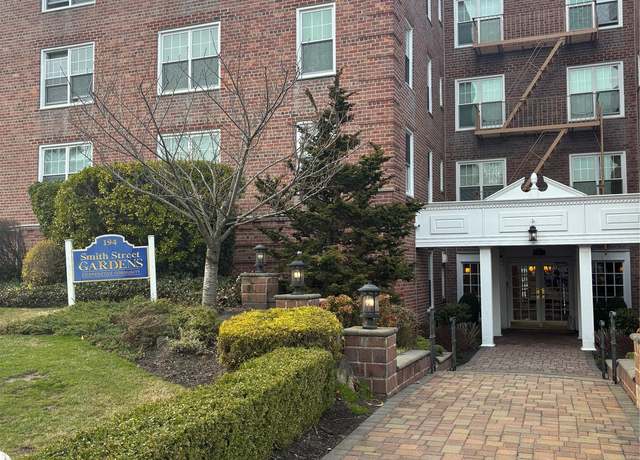 Property at 194 Smith St Unit 3P, Freeport, NY 11520, 1 bed, 1 bath