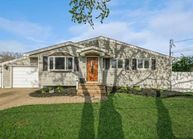 Property at 297 W 9th St, Deer Park, NY 11729, 3 beds, 1.5 baths