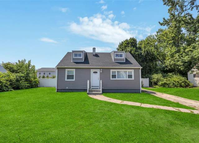 Property at 718 Taylor Ave, East Patchogue, NY 11772, 4 beds, 2 baths