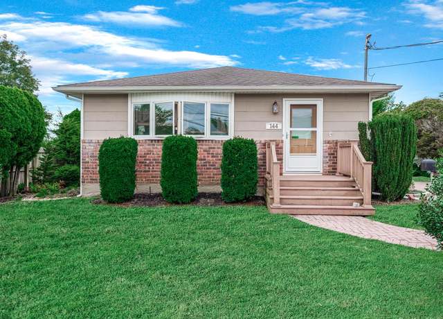 Property at 144 S 7th St, Bethpage, NY 11714, 3 beds, 1.5 baths