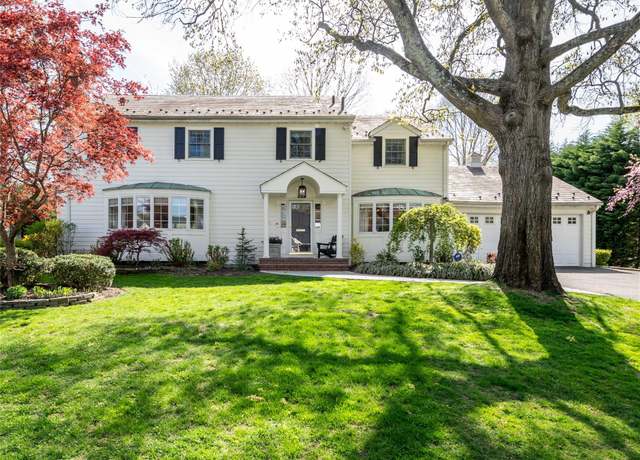 Property at 812 Hunt Ln, Manhasset, NY 11030, 5 beds, 3.5 baths