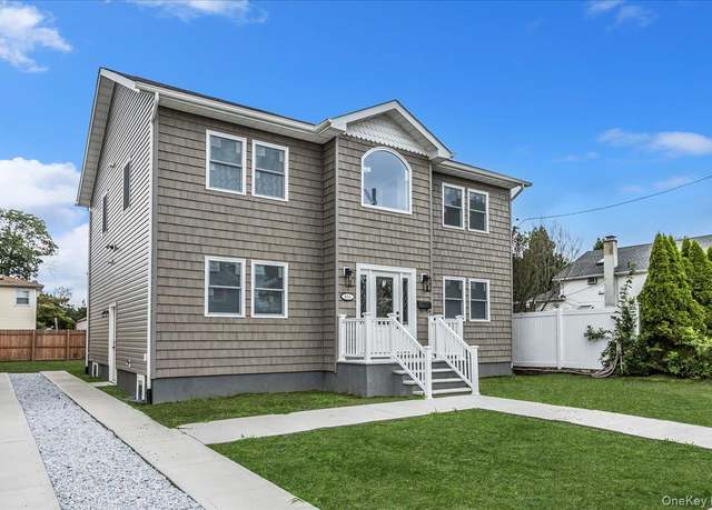 Property at 664 Clinton Ave, Uniondale, NY 11553, 4 beds, 2.5 baths