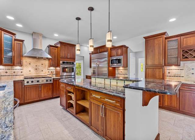 Property at 37 Shallow Stream Rd, Carmel, NY 10512, 4 beds, 3.5 baths