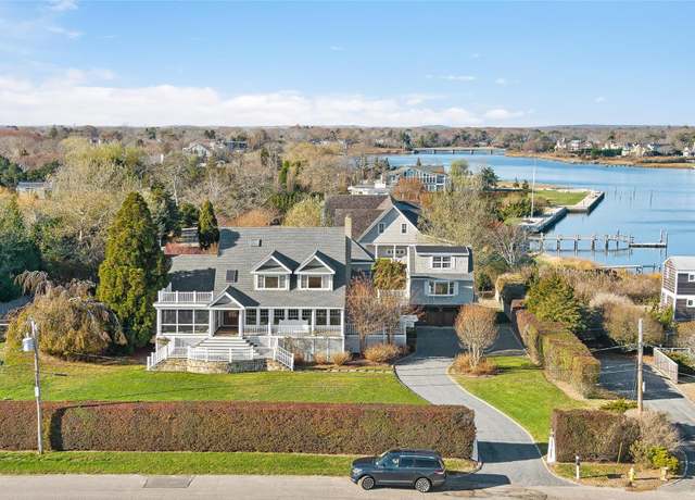 Property at 52 Exchange Pl, Westhampton Beach, NY 11978, 5 beds, 4.5 baths