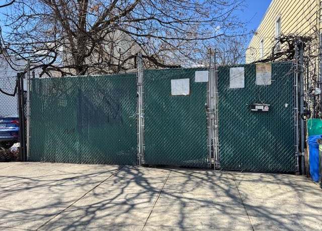 Property at 1667 Hunt Ave, Bronx, NY 10462