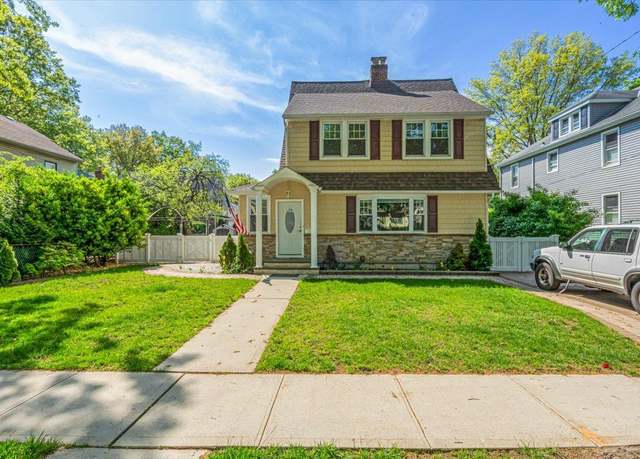 Property at 264 Bryant Ave, Floral Park, NY 11001, 3 beds, 2 baths