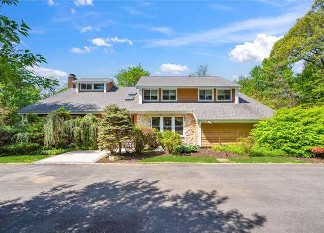 Property at 1 Briar Ct, Melville, NY 11747, 5 beds, 4.5 baths