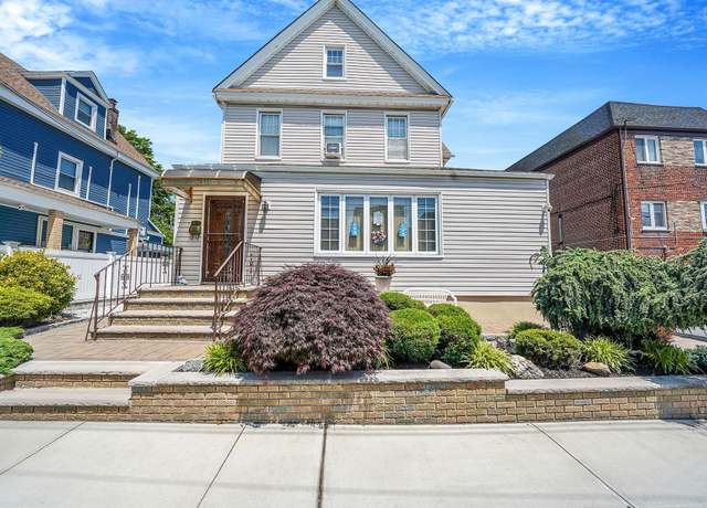 Property at 7833 67th Rd, Middle Village, NY 11379, 5 beds, 2 baths