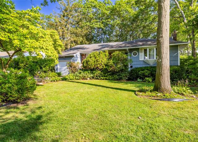 Property at 810 Tooker Ave, West Babylon, NY 11704, 3 beds, 1.5 baths