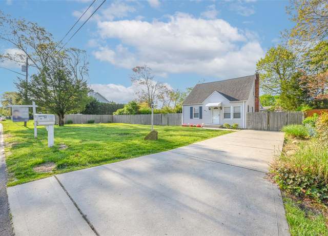 Property at 36 Westminster Dr, Shirley, NY 11967, 2 beds, 1 bath